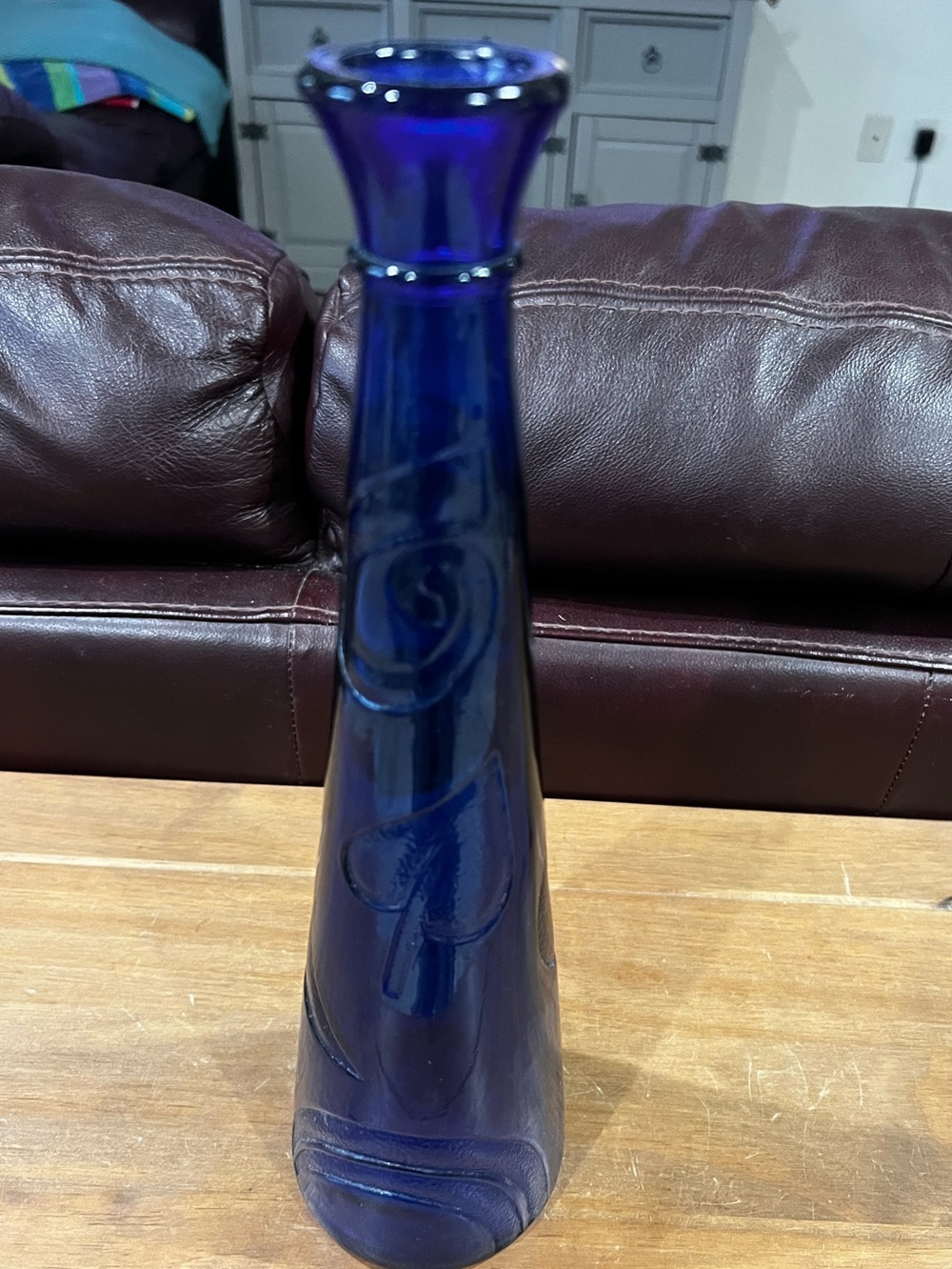 Studio Nova embossed pattern bud case. Beautiful cobalt blue glass.